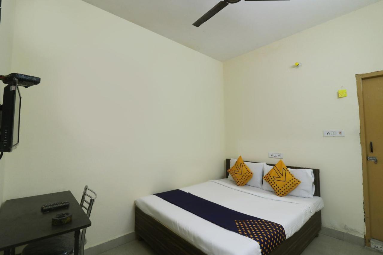 Spot On Negi Home Stay Dehradun Exterior foto